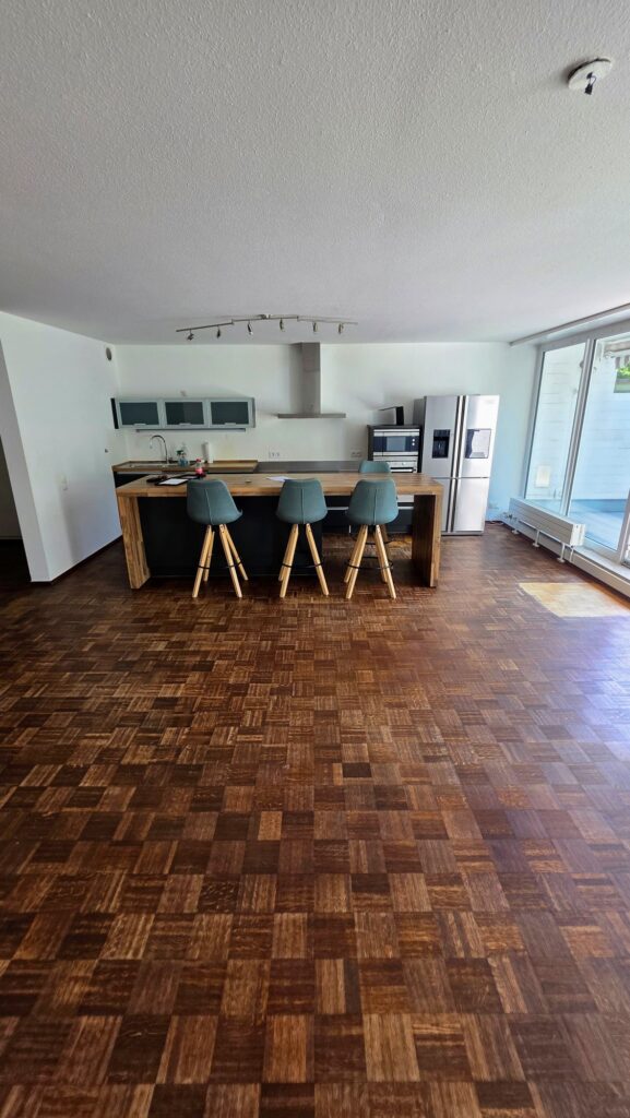 Zentral & im Grünen: modernisierte 88-qm-Wohnung mit hochwertiger Küche, großer Terrasse & Garage